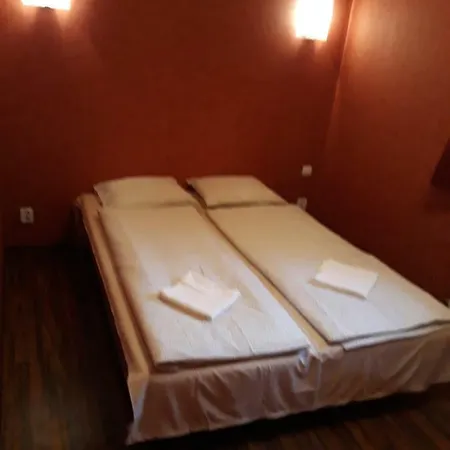 公寓 Velencesun Medences Apartman Haz *