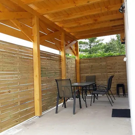 Velencesun Medences Apartman Haz * 韦伦采
