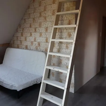 Velencesun Medences Apartman Haz 公寓 *
