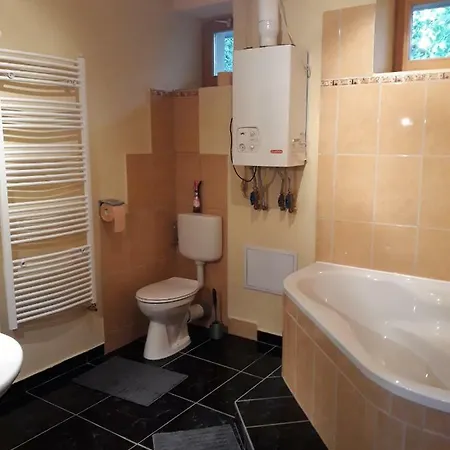 Velencesun Medences Apartman Haz 韦伦采